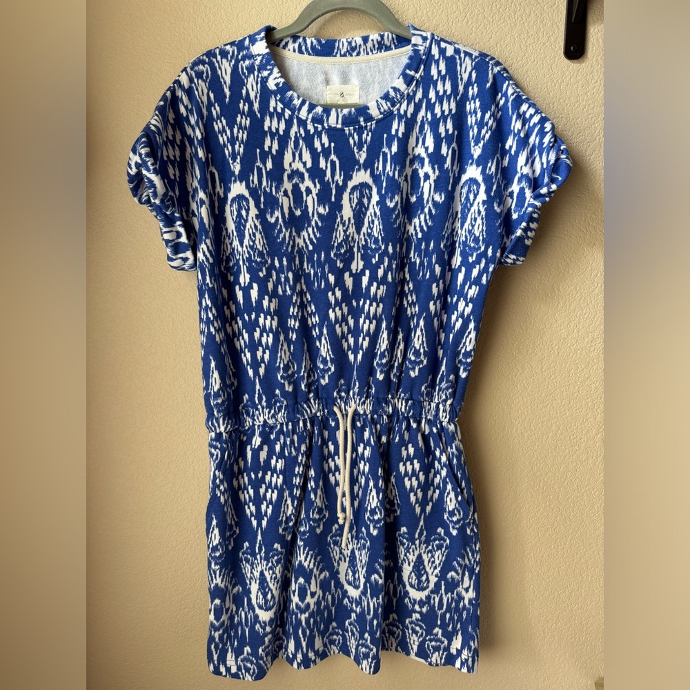 Lou & Grey casual cinch waist dress. Cuffed sleeves, has pockets. EUC!